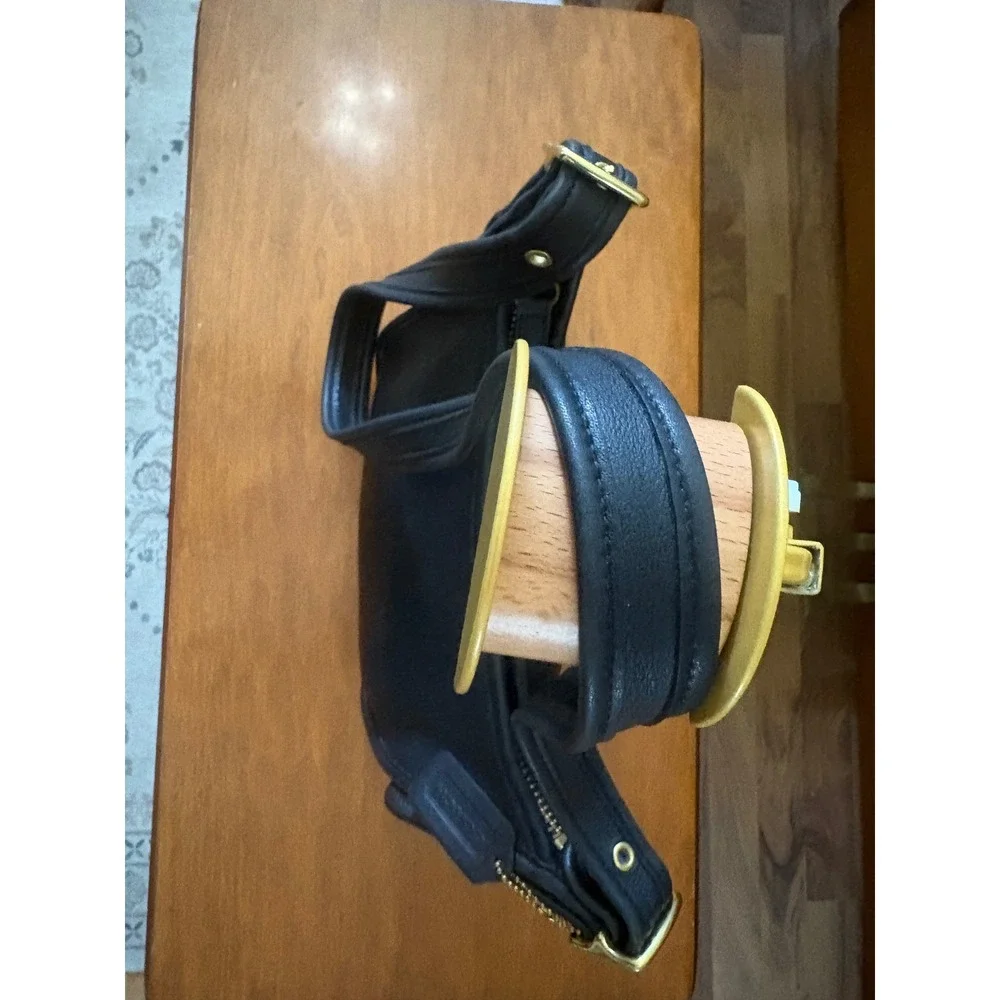 Vintage‎ Coach Black Leather Zip Shoulder Bag Classic Minimalist